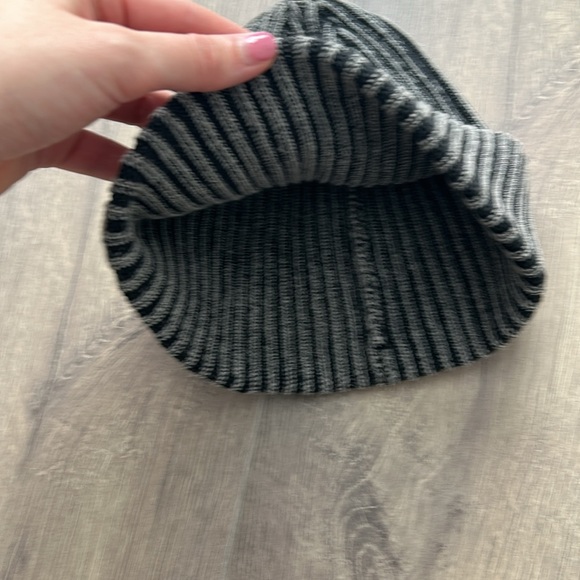 NWOT Supreme Bleached Rib Beanie in black - Picture 2 of 4